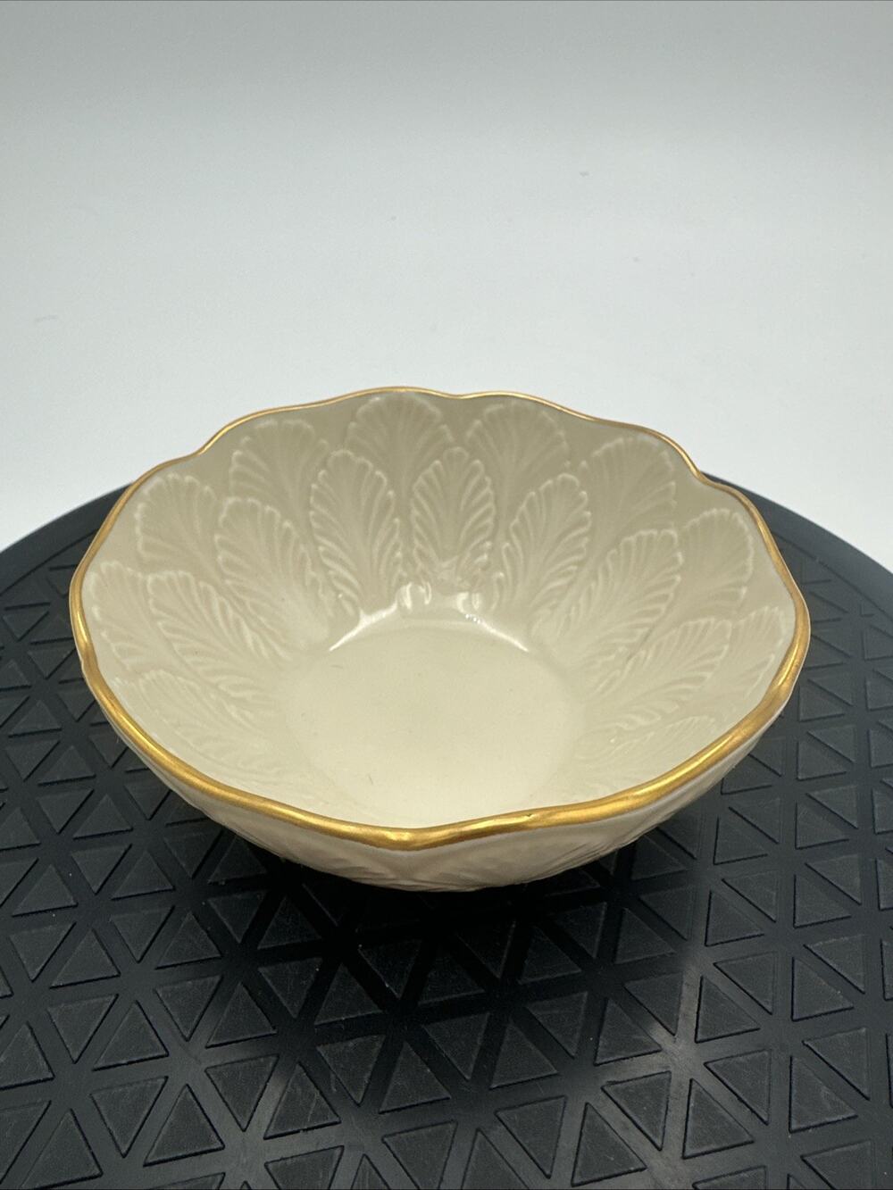Lenox 4 & 1/2" Nut Candy Bowl Feathers Ivory USA EUC
